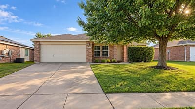 613 Redwing Drive, Saginaw TX 76131