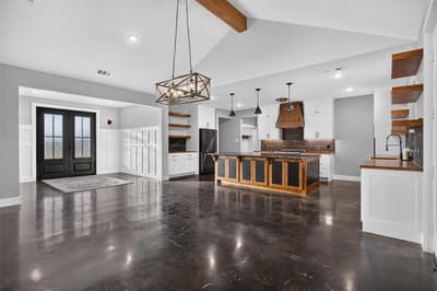 19335 FM 986, Poetry TX 75160