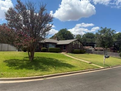 600 Mountain Lake Drive, Woodway TX 76712 - Photo 3
