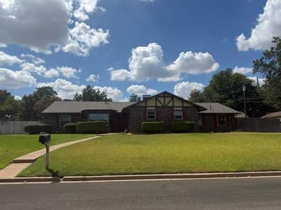 600 Mountain Lake Drive, Woodway TX 76712