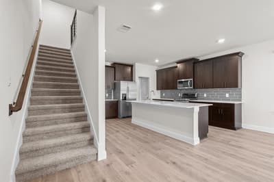 910 Milkweed Drive, Euless TX 76039 - Photo 2