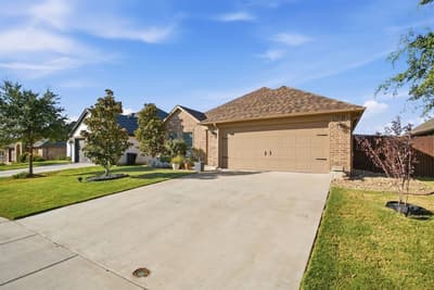 1432 Town Creek Circle, Weatherford TX 76086 - Photo 4