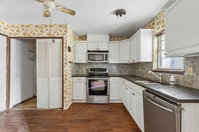 2217 Lockwood Drive, Carrollton TX 75007 - Photo 5