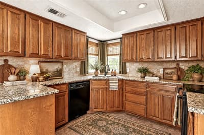 6403 Aires Drive, Arlington TX 76001 - Photo 5