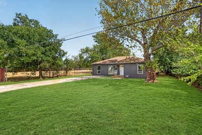 2622 Crystal Drive, Balch Springs TX 75180 - Photo 2