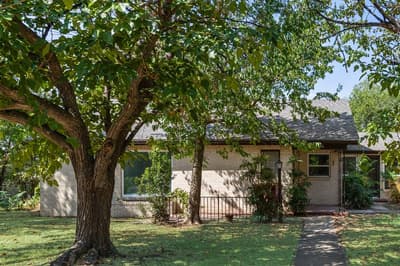 1606 N Woods Street, Sherman TX 75092 - Photo 2