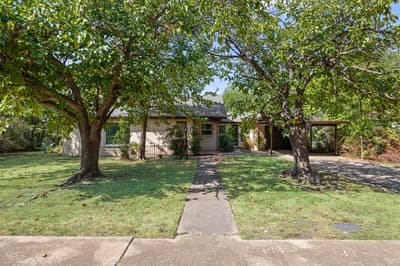 1606 N Woods Street, Sherman TX 75092