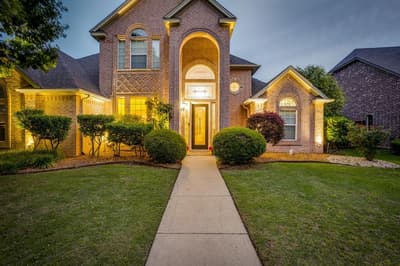 912 Thomas Crossing Drive, Fort Worth TX 76028