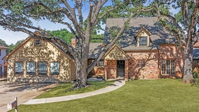 813 Chaparral Court, Bedford TX 76022