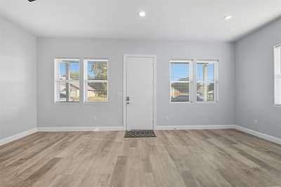 914 E Tucker Street, Fort Worth TX 76104 - Photo 5