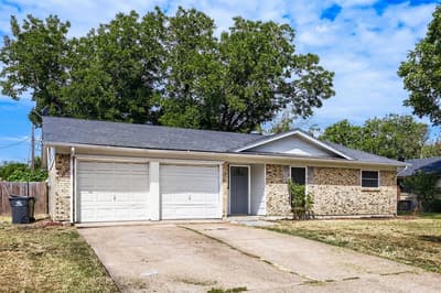 1900 Lomita Lane, Arlington TX 76010 - Photo 3