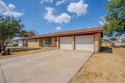 328 Eagle Street, Dublin TX 76446 - Photo 2