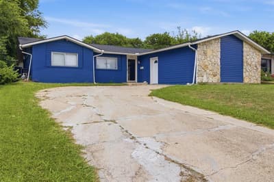 2729 Posey Drive, Irving TX 75062 - Photo 2