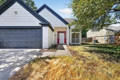 7516 Meadow Creek Drive, Fort Worth TX 76123 - Photo 2