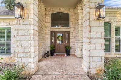 325 Elm Grove Circle, McGregor TX 76657 - Photo 3