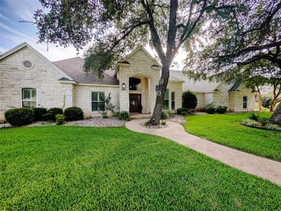 325 Elm Grove Circle, McGregor TX 76657