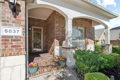 5837 Tuleys Creek Drive, Fort Worth TX 76137 - Photo 3