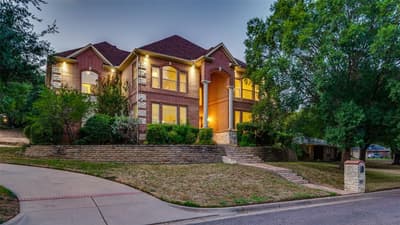 8925 Hunters Glen Trail, Fort Worth TX 76120 - Photo 2