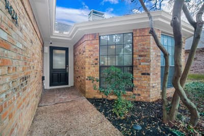 14824 Sopras Circle, Addison TX 75001 - Photo 2