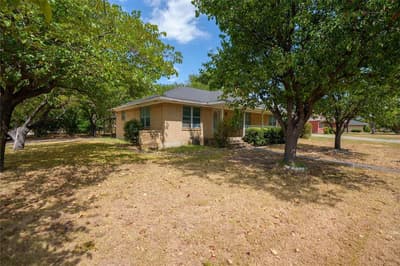 223 Hillcrest Street, Sanger TX 76266 - Photo 4