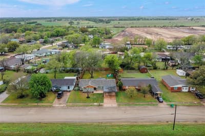 504 N Main Street, McGregor TX 76657 - Photo 2