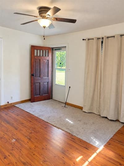 105 N Hubbard Street, Alvord TX 76225 - Photo 2