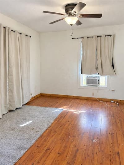 105 N Hubbard Street, Alvord TX 76225 - Photo 3