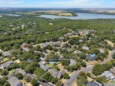 10026 Forest View Drive, Woodway TX 76712 - Photo 5