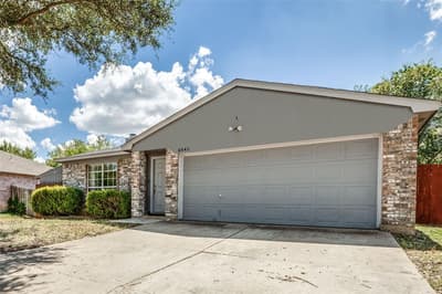6542 Nellie Drive, Arlington TX 76002 - Photo 2
