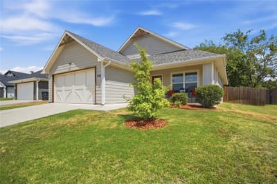 211 Clover Circle, Weatherford TX 76086 - Photo 2
