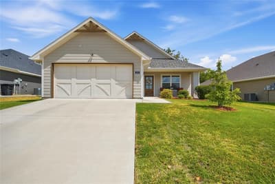 211 Clover Circle, Weatherford TX 76086 - Photo 3
