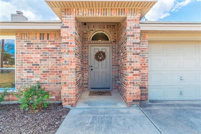 521 N Avenue E, Springtown TX 76082 - Photo 2