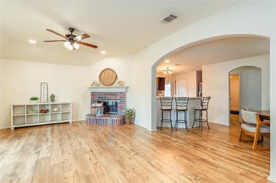 521 N Avenue E, Springtown TX 76082 - Photo 5