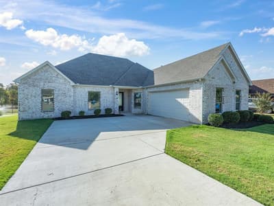 1301 Carnoustie Drive, Ennis TX 75119