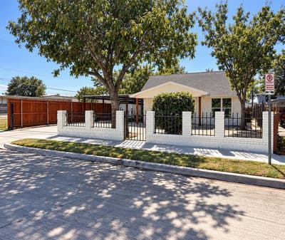 2940 Livingston Avenue, Fort Worth TX 76110