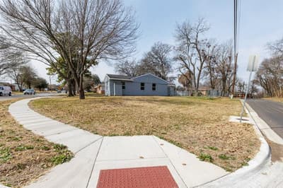 3831 Black Oak Drive, Dallas TX 75241 - Photo 3