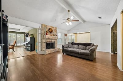5729 Sage Bloom Drive, Arlington TX 76017 - Photo 3