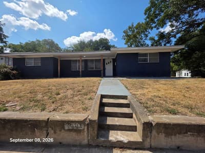 2001 Washington Street, Commerce TX 75428 - Photo 2