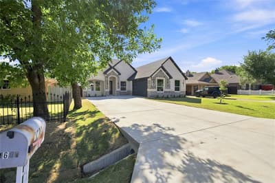 1606 Avenue C, Grand Prairie TX 75051 - Photo 2