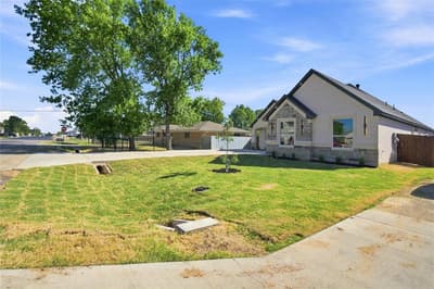 1606 Avenue C, Grand Prairie TX 75051 - Photo 3