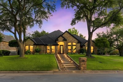 501 Green Meadow Street N, Colleyville TX 76034