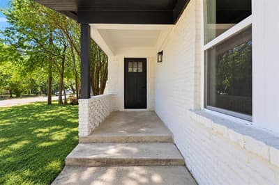905 N Wood Street, Cleburne TX 76033 - Photo 3