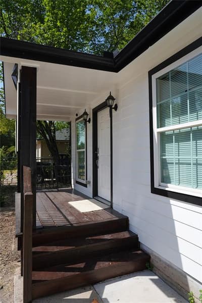 2313 N Riverside Drive, Fort Worth TX 76111 - Photo 3