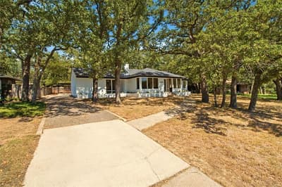 5725 Jacqueline Road, Fort Worth TX 76112 - Photo 3