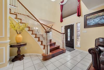 6405 Creekbend Court, Arlington TX 76001 - Photo 5