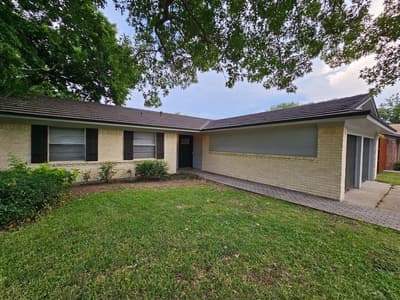 220 Bluebird Circle, Denton TX 76209