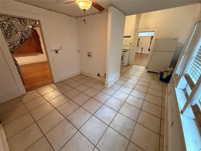 1410 Circle Park Boulevard, Fort Worth TX 76164 - Photo 4