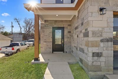 1608 Avenue D, Fort Worth TX 76104 - Photo 2