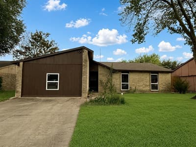 5618 Briarcrest Drive, Garland TX 75043 - Photo 2