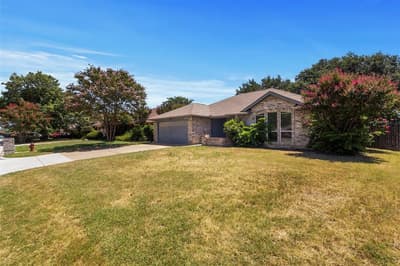 2709 Typhon Drive, Grand Prairie TX 75052 - Photo 2